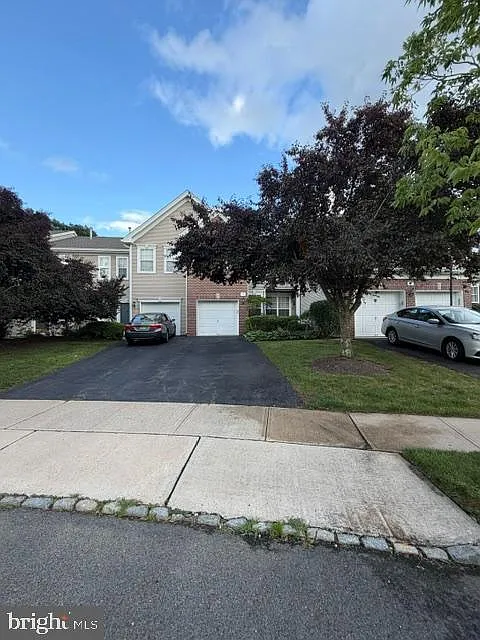 3 bed, 2.5 bath, 2092 sqft, $3,700 — Photo 3