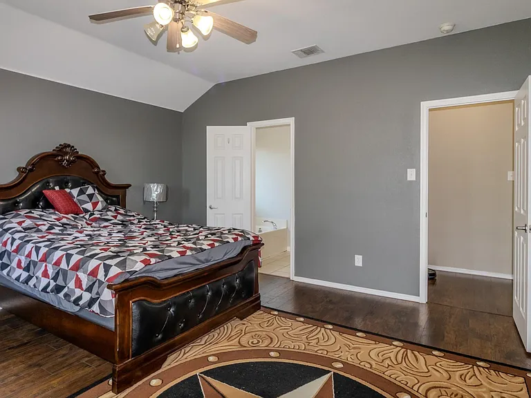 605 Chestnut Ct — Photo 28