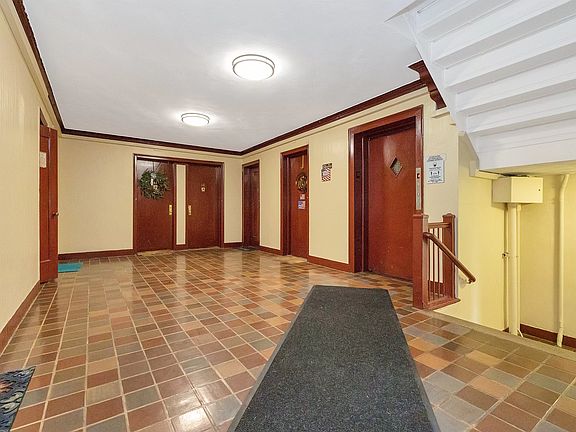 4th image of 30-47 Hobart St #1