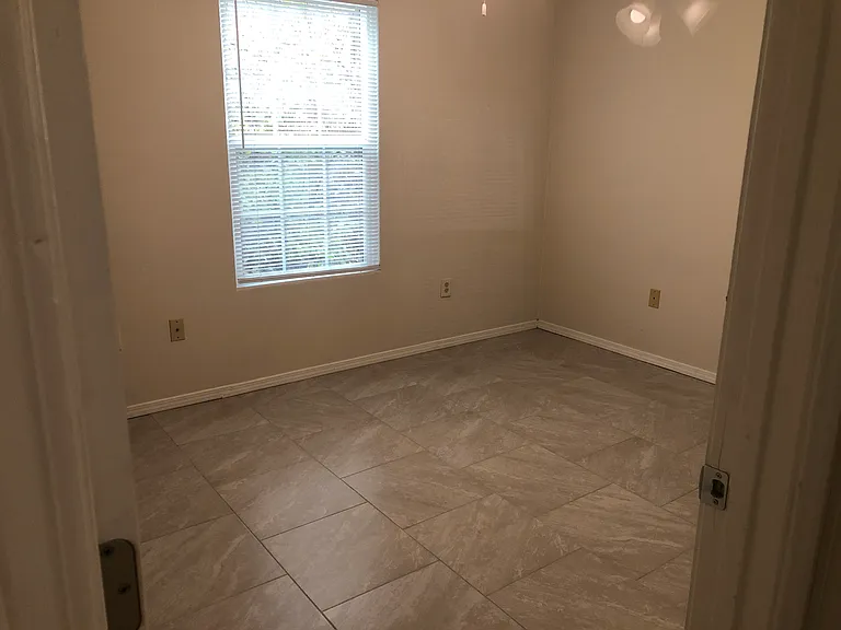 970 N Oakland Ave #13 — Photo 4