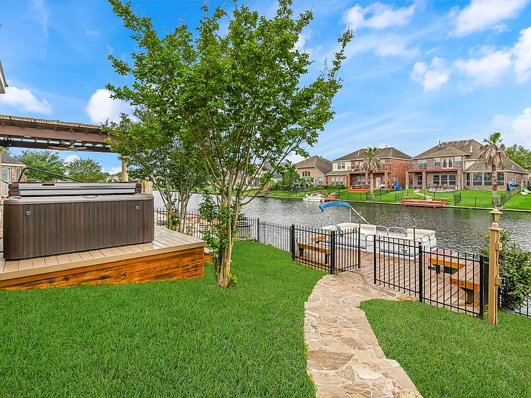 18022 Dunoon Bay Point Ct — Photo 38