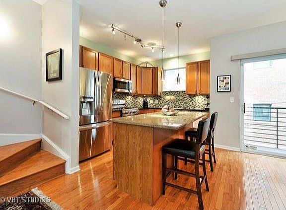 5th image of 2555 W Moffat St Unit C