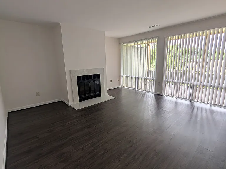 7232 Donnell Pl #D7 — Photo 4
