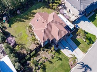 2458 Rall Ave, Clovis, CA 93611