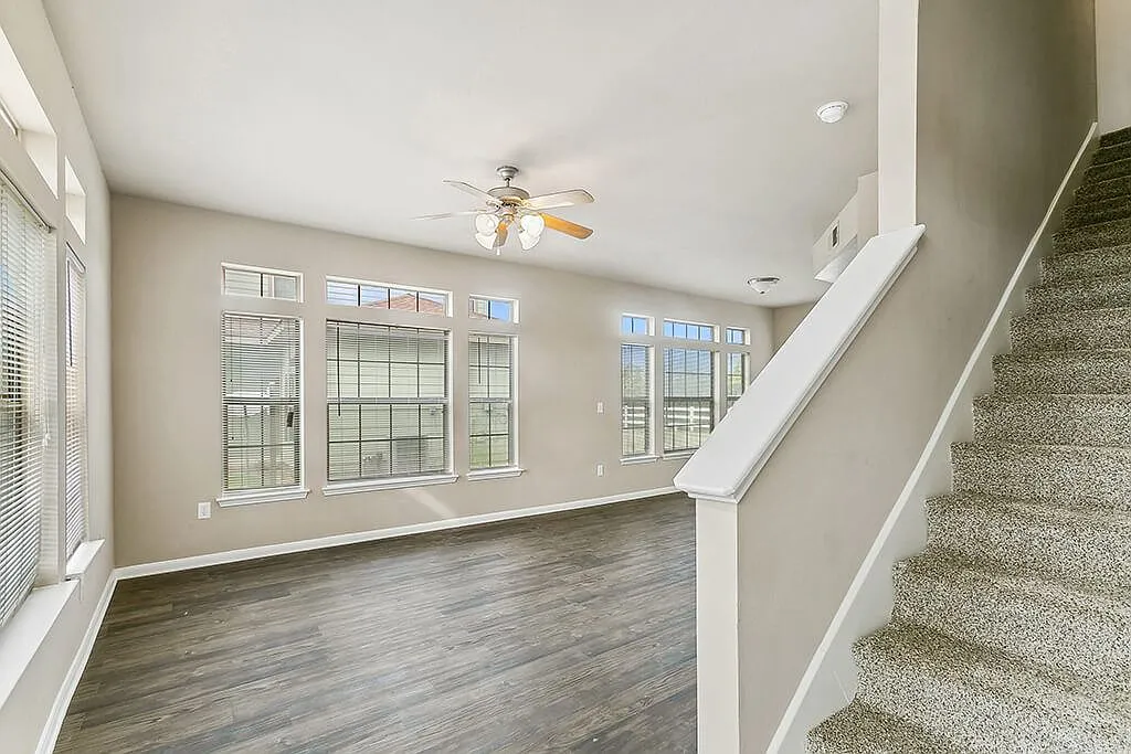 Sterling Green Village & Sheldon Ranch Apartments — Photo 4