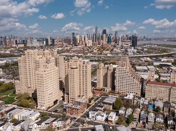 20 Beacon Way image 2 of 5