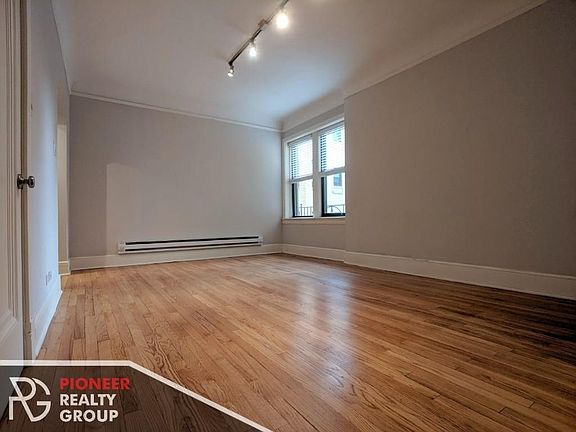 3rd image of 2317 N Rockwell St #2323B1