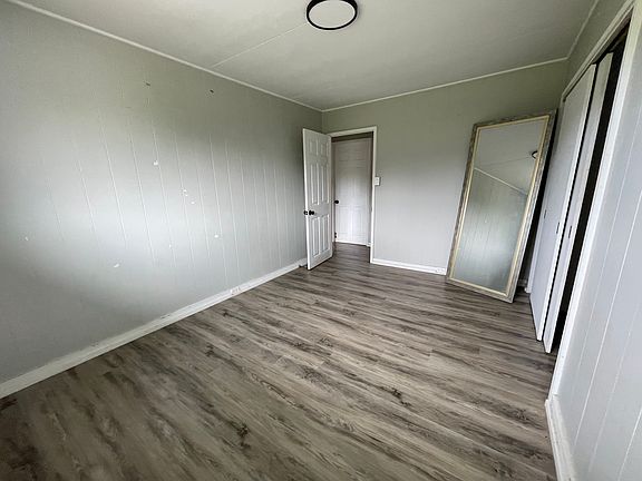 Available bedroom is clean, modern, and bright, with a large walk in closet. The room can come with the mirror and?or a queen size mattress with frame for $100.