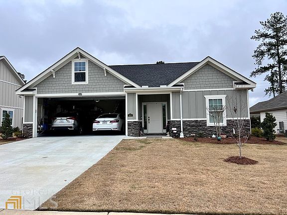 2nd image of 400 Village Dr