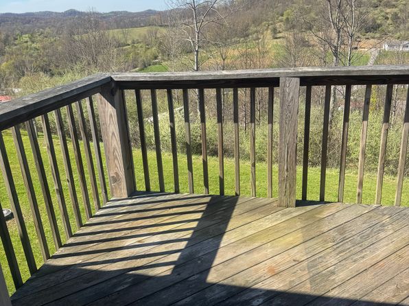 65 Grandview Way, Bridgeport, WV 26330