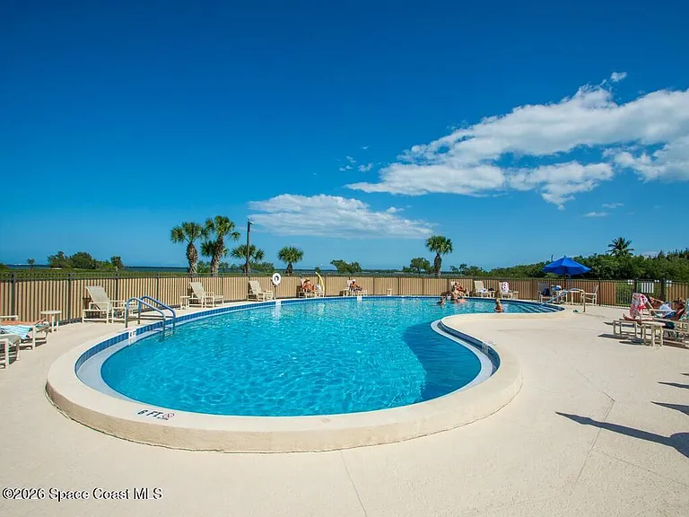 6240 Mirror Lake Dr #201 — Photo 15