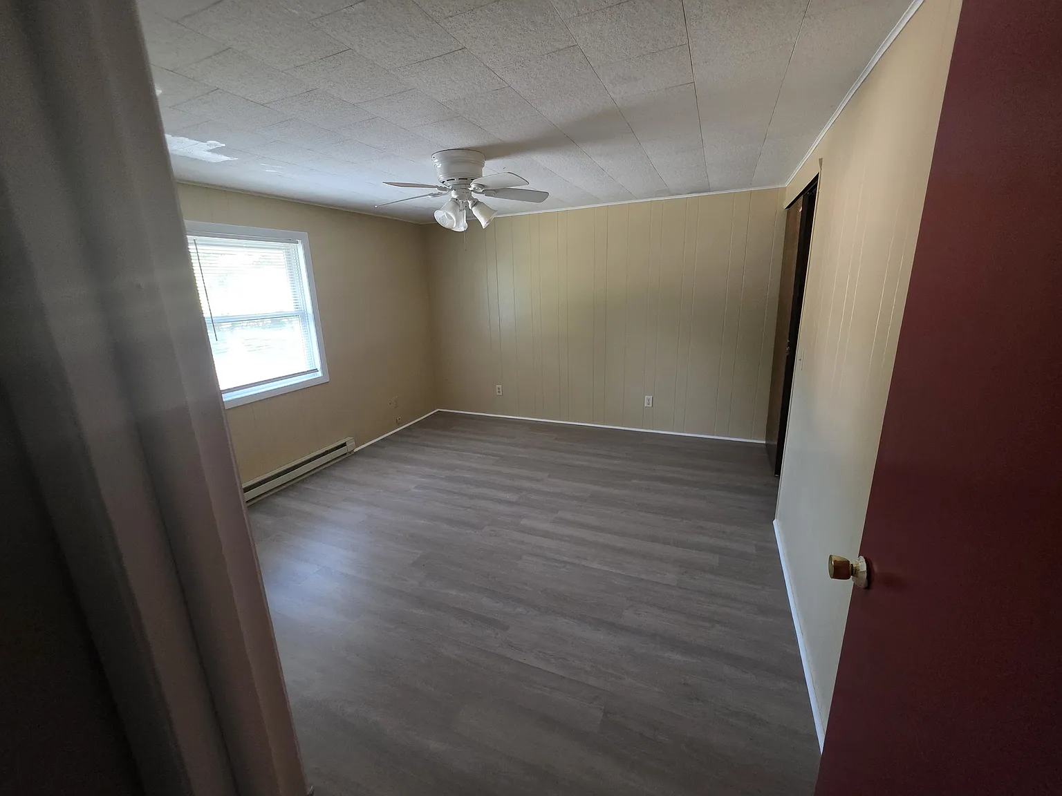 3 bed, 1.5 bath, $1,050 — Photo 1