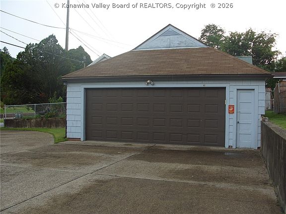 4th image of 101 5th Ave