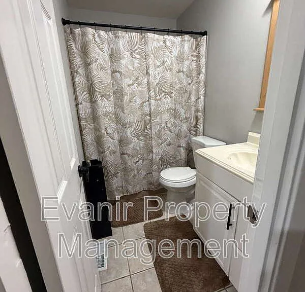 11884 Hamden Dr — Photo 20
