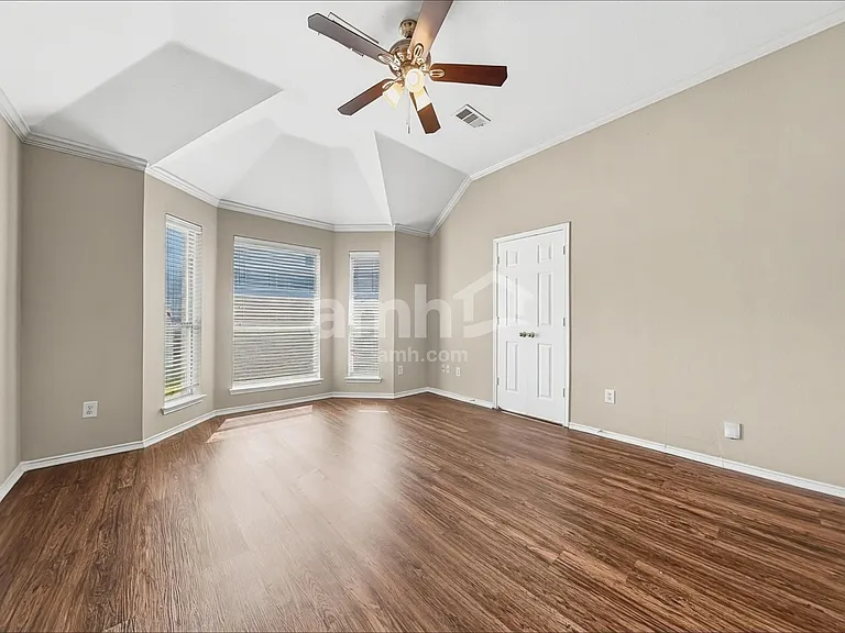 4308 Rebecca Ct — Photo 9