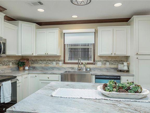 3rd image of 2155B Wiggins Rd