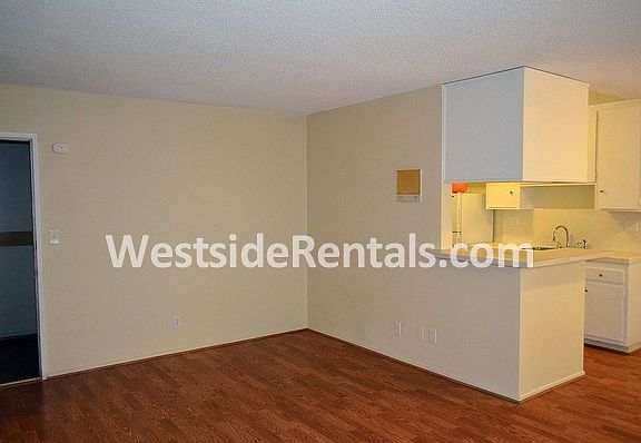 2nd image of 1811 Pelham Ave APT 3