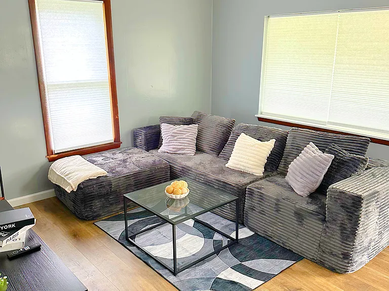 1304 Kellogg Ave — Photo 4