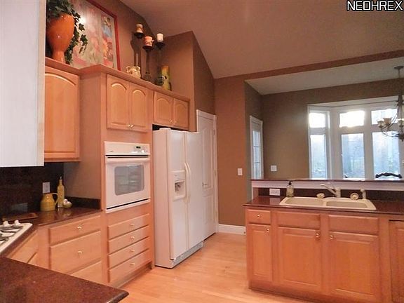 2nd image of 5890 Birdie Ln