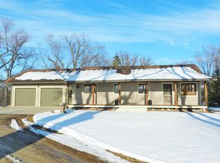 512 Saint Paul Rd, Zumbrota, MN 55992