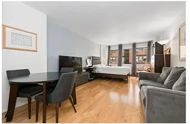 Rented by ER (DO NOT USE)