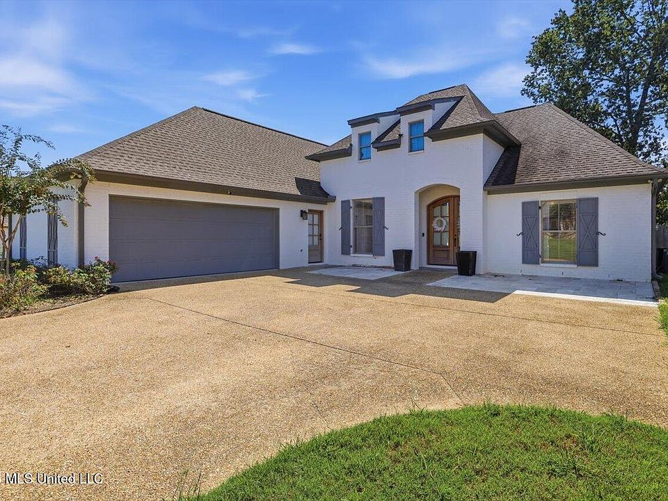 1st image of 108 Vineyard Blvd