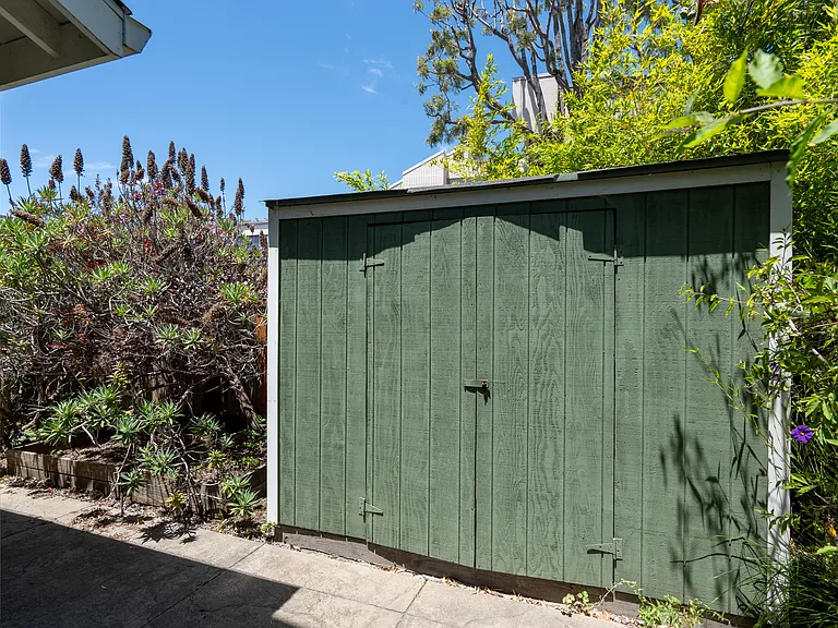 1147 Francisco St — Photo 20