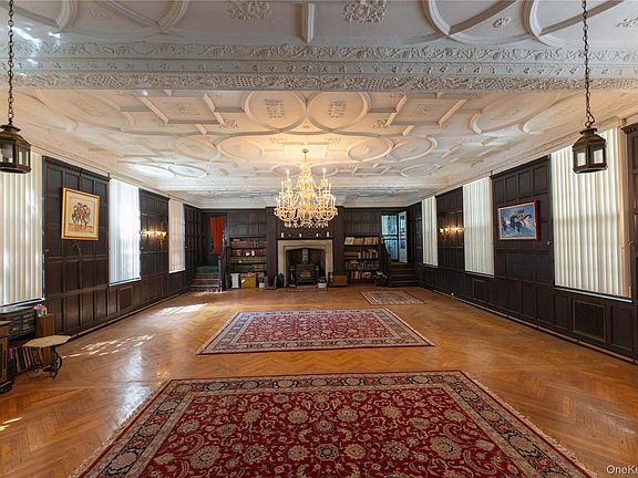 4th image of 26 Overlook Circle