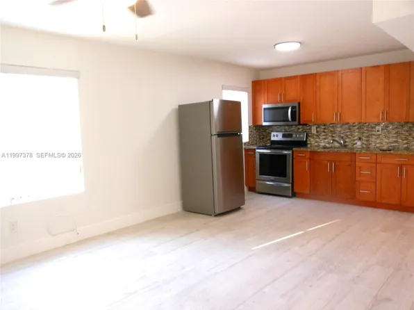 221 SW 9th Ave APT 1, Miami, FL 33130