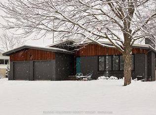 377 Summit Ave, Ottawa, ON K1H 6A1