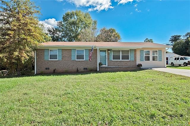 1st image of 708 W Pine Cir