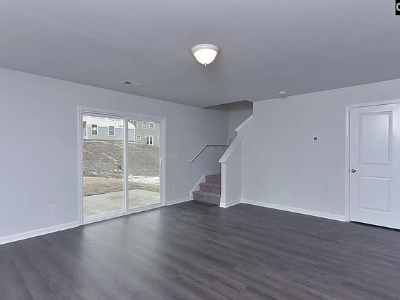 3rd image of 659 Wooster Dr
