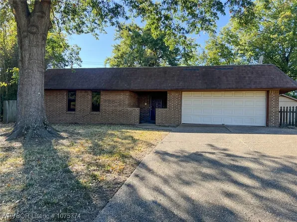 9123 Fresno Cir, Fort Smith, AR 72903