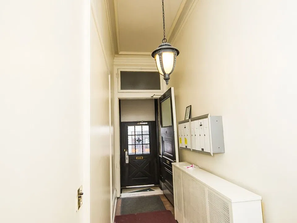 Building Photo 3