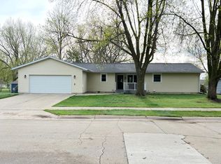 203 S Harrison St, Lake Mills, IA 50450