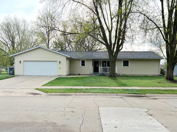 203 S Harrison St, Lake Mills, IA 50450