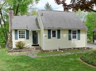 15 Shawnee Trl, Sparta, NJ 07871