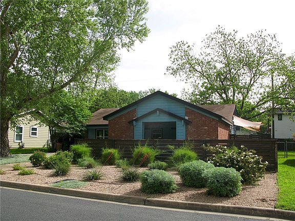 2nd image of 1606 Forest Hill Dr