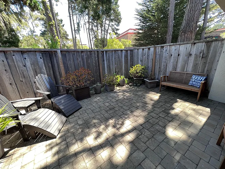 601 Acorn Ct — Photo 36