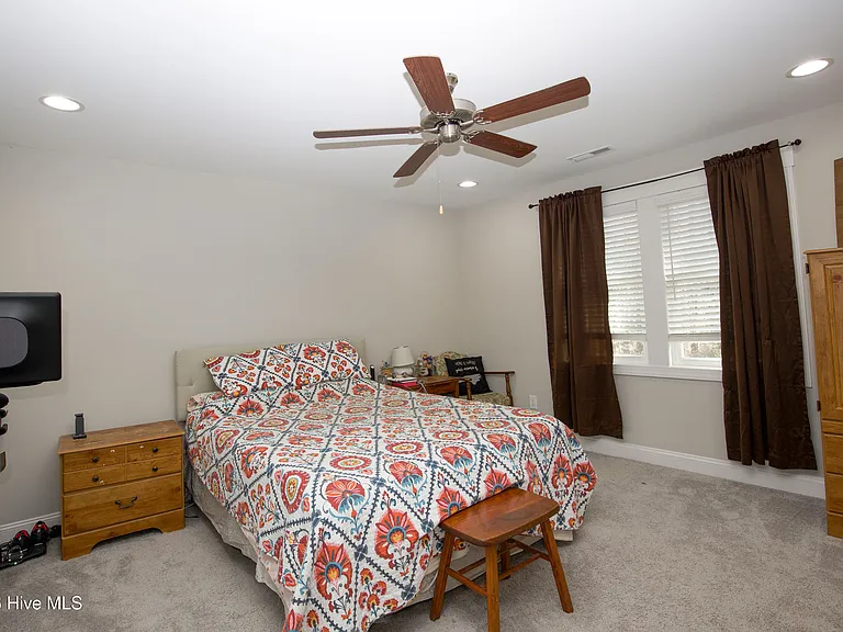 643 Lilac Ln — Photo 20