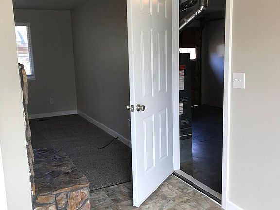 4th image of 1551 SE Skylark Dr