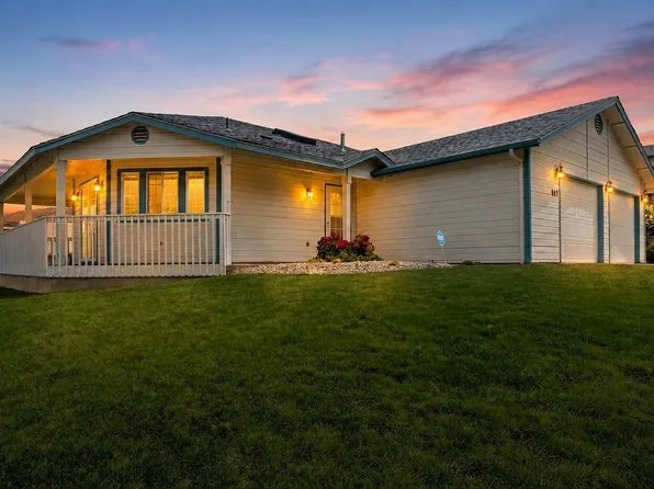 801 S 4th Street Loop, Selah, WA 98942