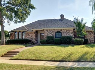 3700 Indian Wells Dr, Arlington, TX 76017