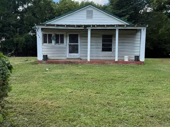 1901 Palos St, Athens, TN 37303