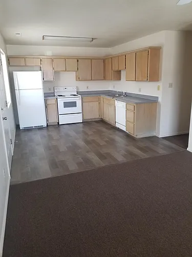 261 N 400 W Photo 1