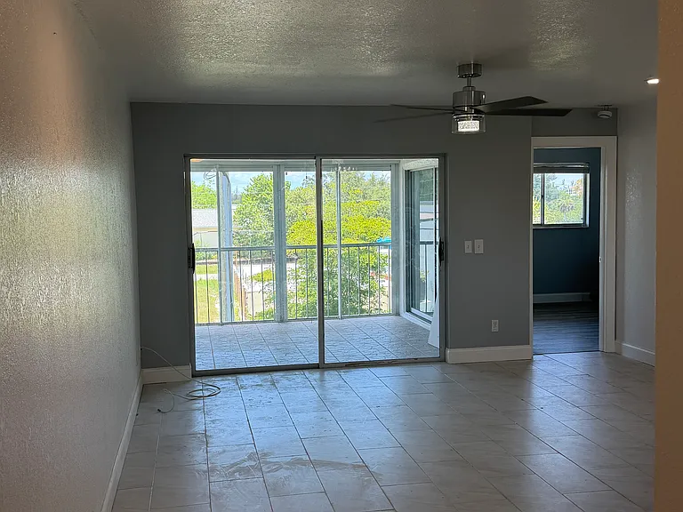 2735 Magdalina Dr #2D — Photo 1