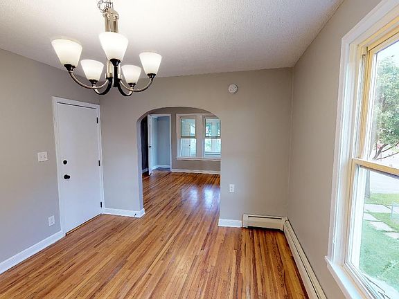4th image of 3950 Portland Ave #1