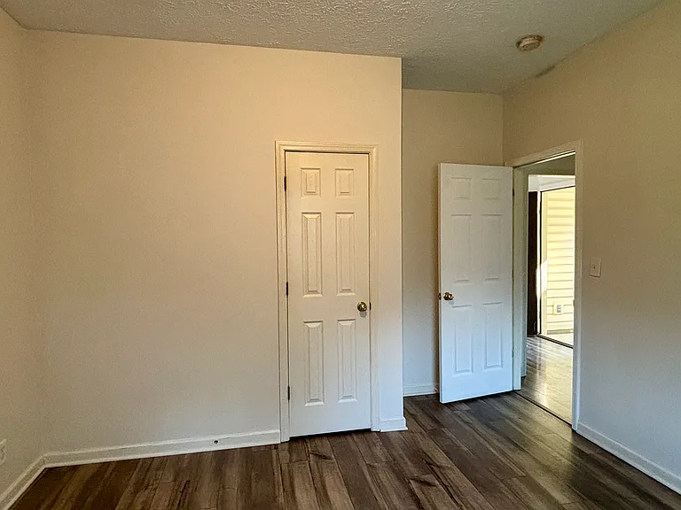 3046 Goddard Ct — Photo 7