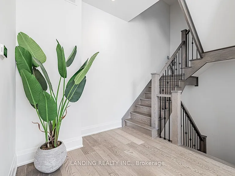 17 Greenbriar Rd #1 — Photo 6