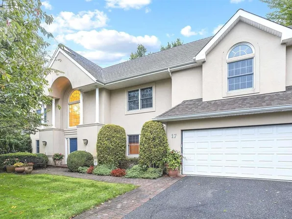 17 Horseshoe Lane, Roslyn Heights, NY 11577